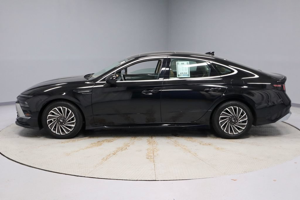 Used 2025 Hyundai Sonata Limited FWD image 15