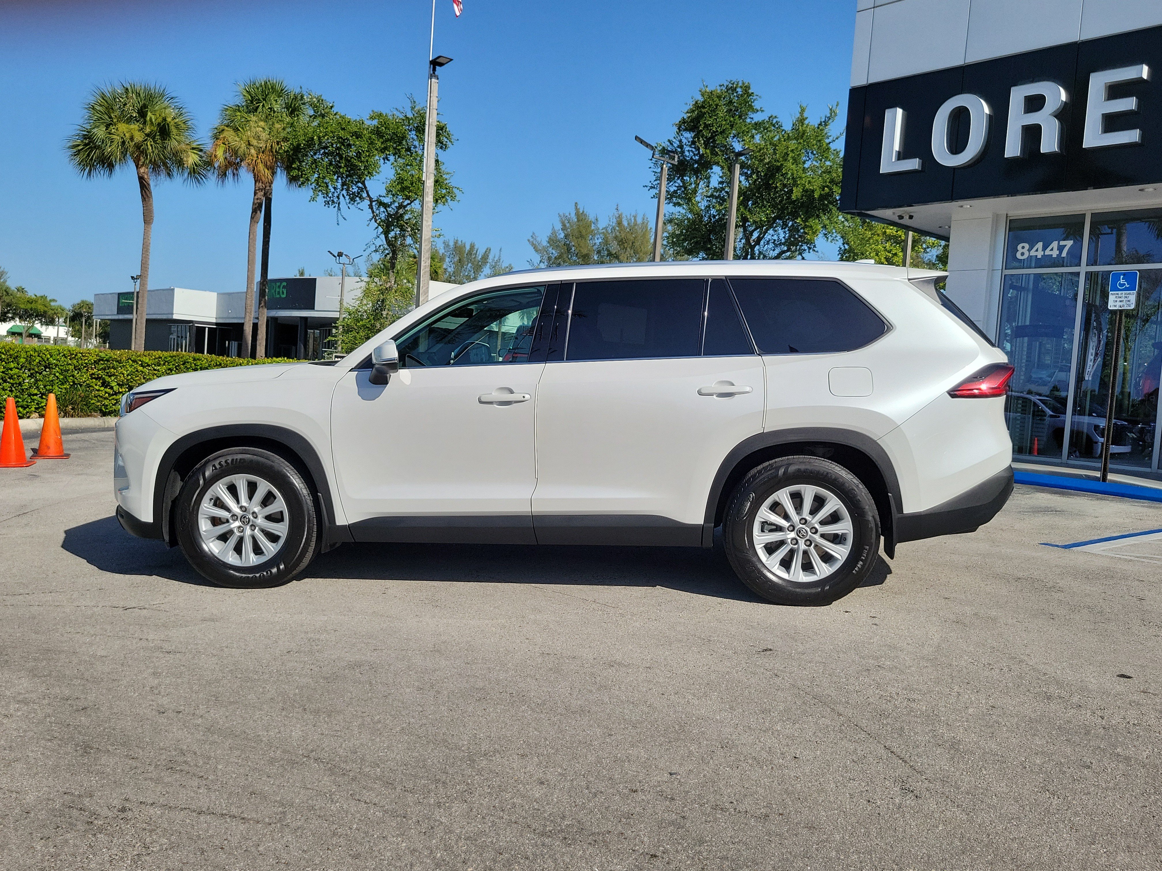 Used 2025 Toyota Grand Highlander AWD Hybrid image 7