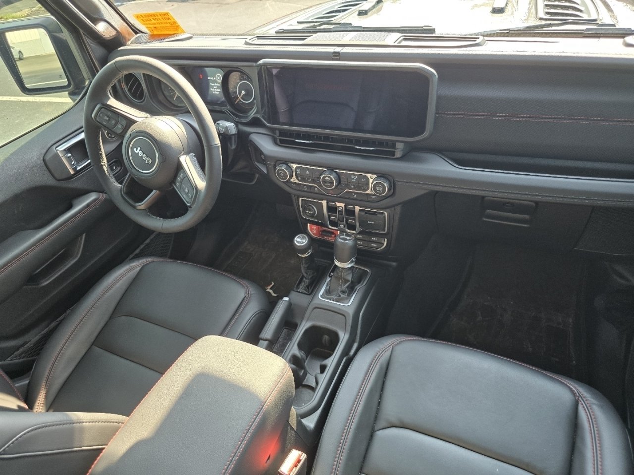 Used 2025 Jeep Wrangler Unlimited Rubicon AWD/4WD image 15