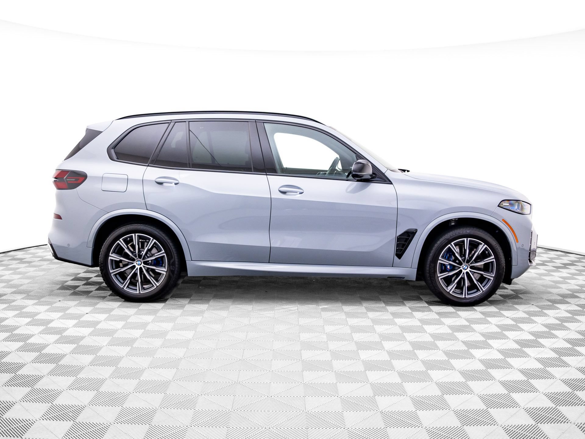 Certified 2026 BMW X5 M60i AWD/4WD image 6