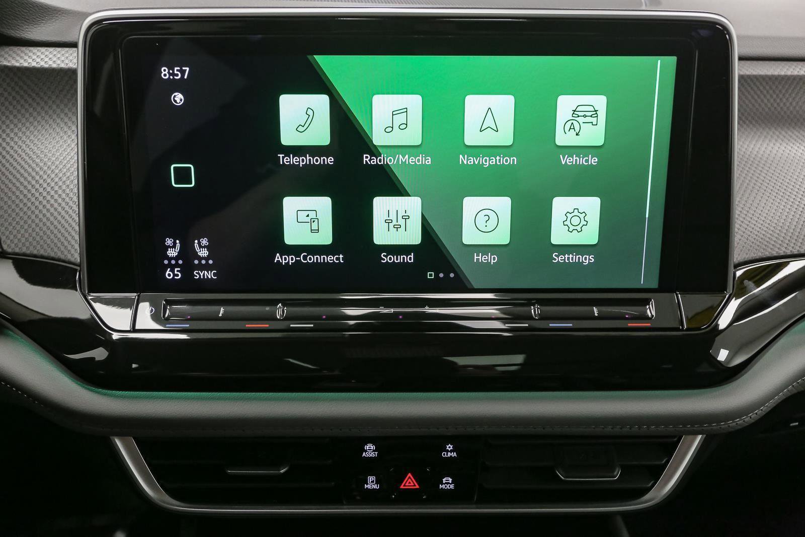 Certified 2025 Volkswagen Atlas Peak Edition SE AWD/4WD image 31