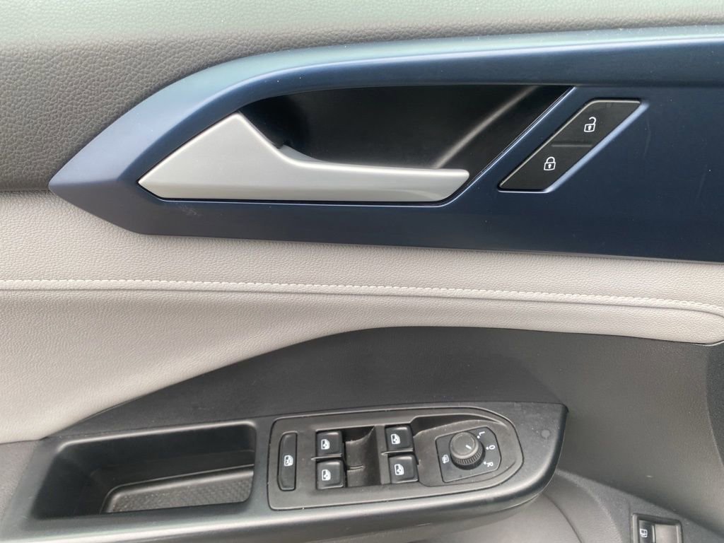 Used 2024 Volkswagen Taos SE image 10