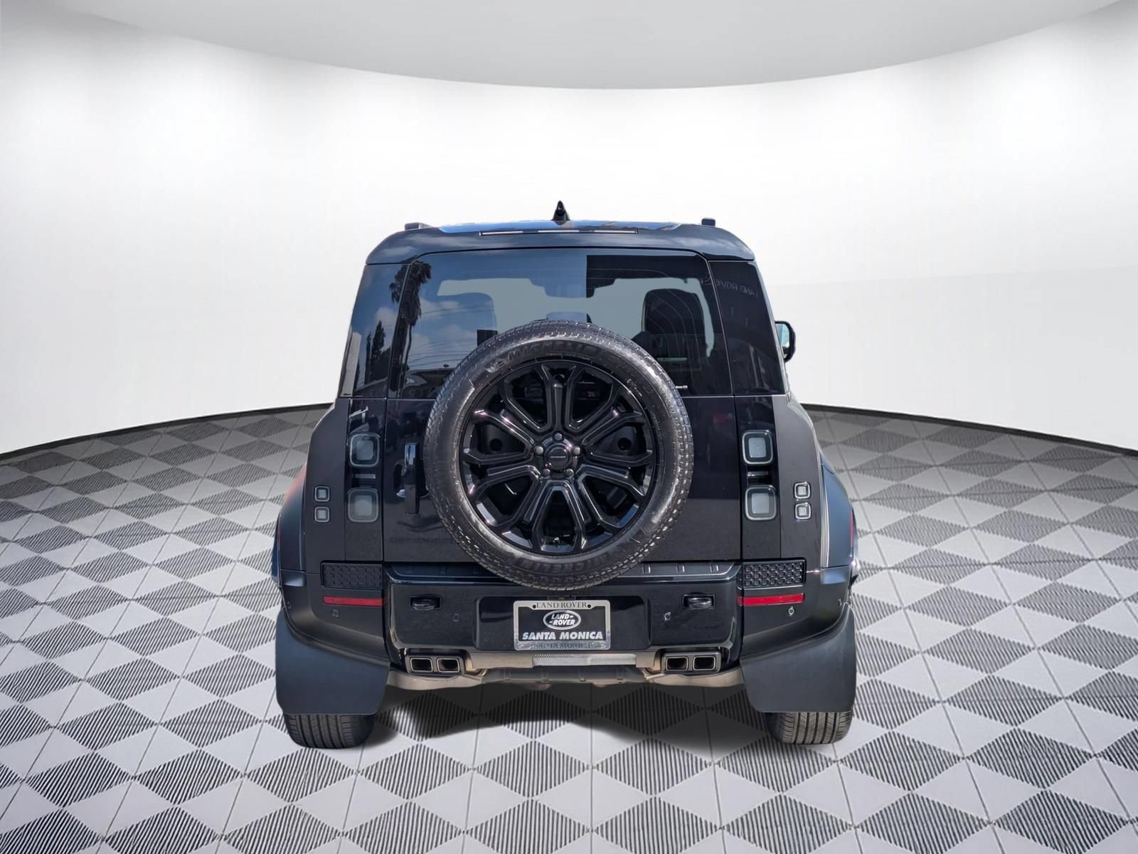 Used 2026 Land Rover Defender 110 OCTA AWD/4WD image 4