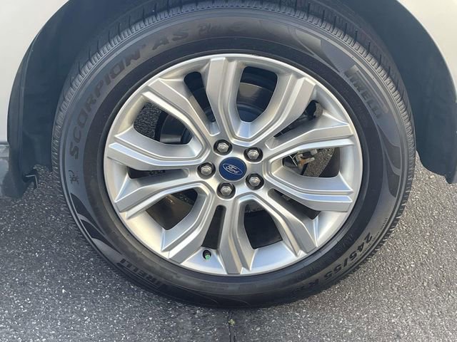 Used 2020 Ford Edge Titanium w/ Equipment Group 301A FWD image 7