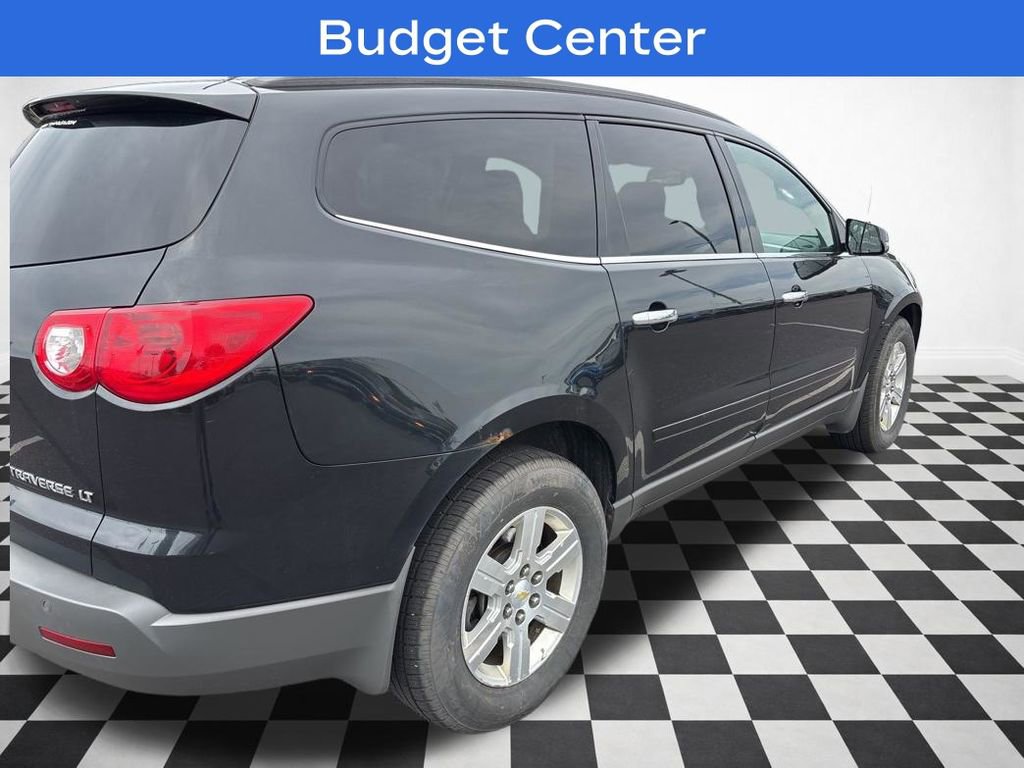 Used 2011 Chevrolet Traverse LT FWD image 2
