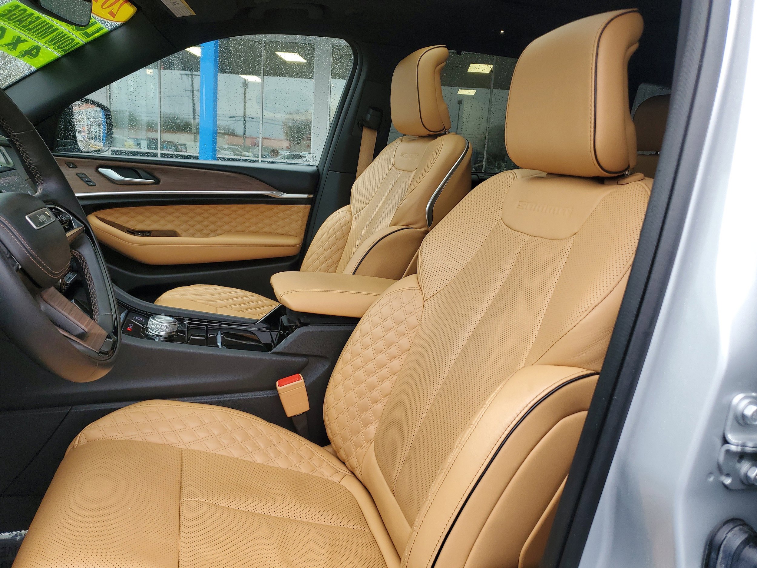 Used 2022 Jeep Grand Cherokee Summit w/ Luxury Tech Group V image 17