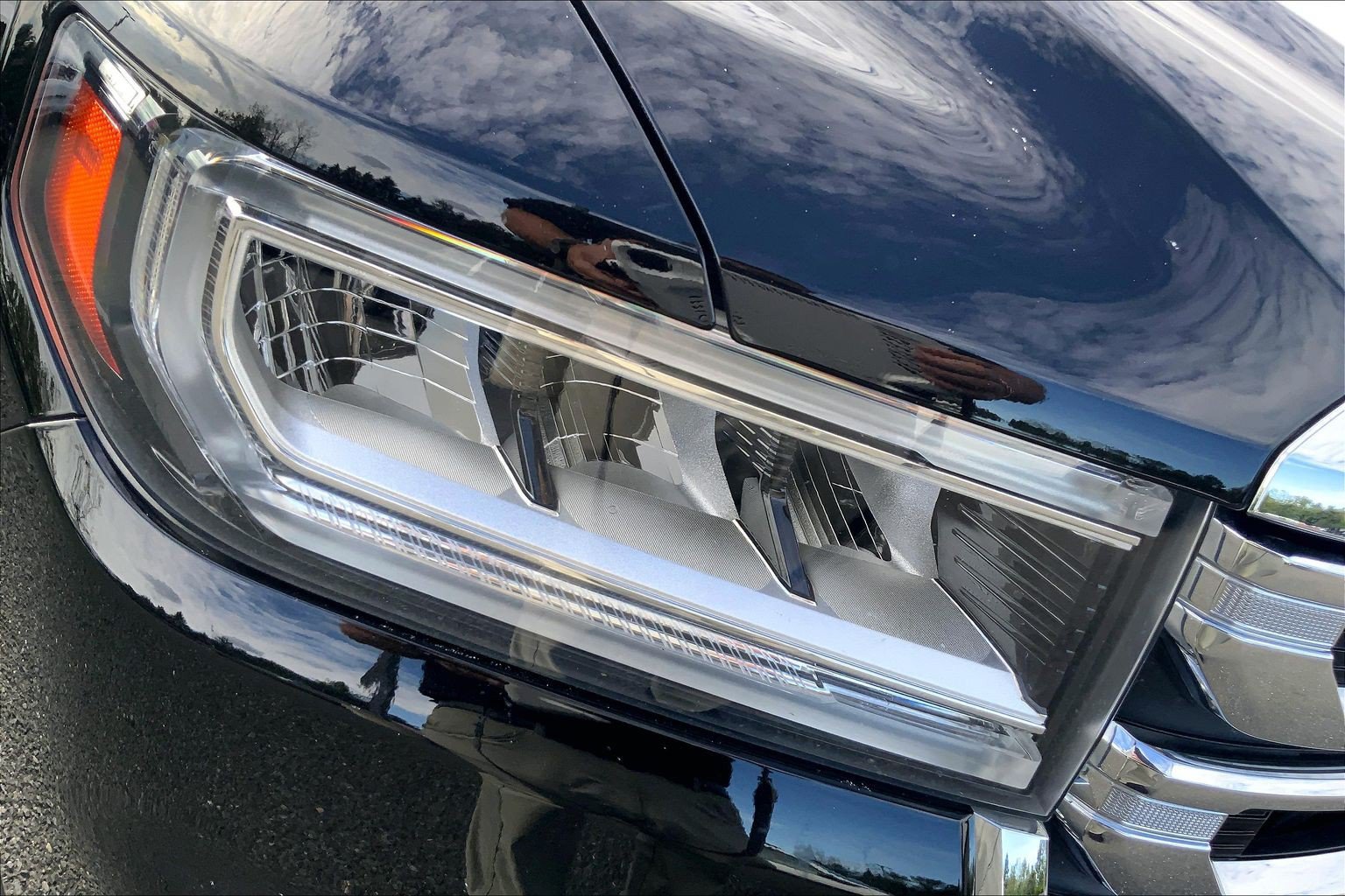 Used 2021 GMC Acadia SLE AWD/4WD image 25