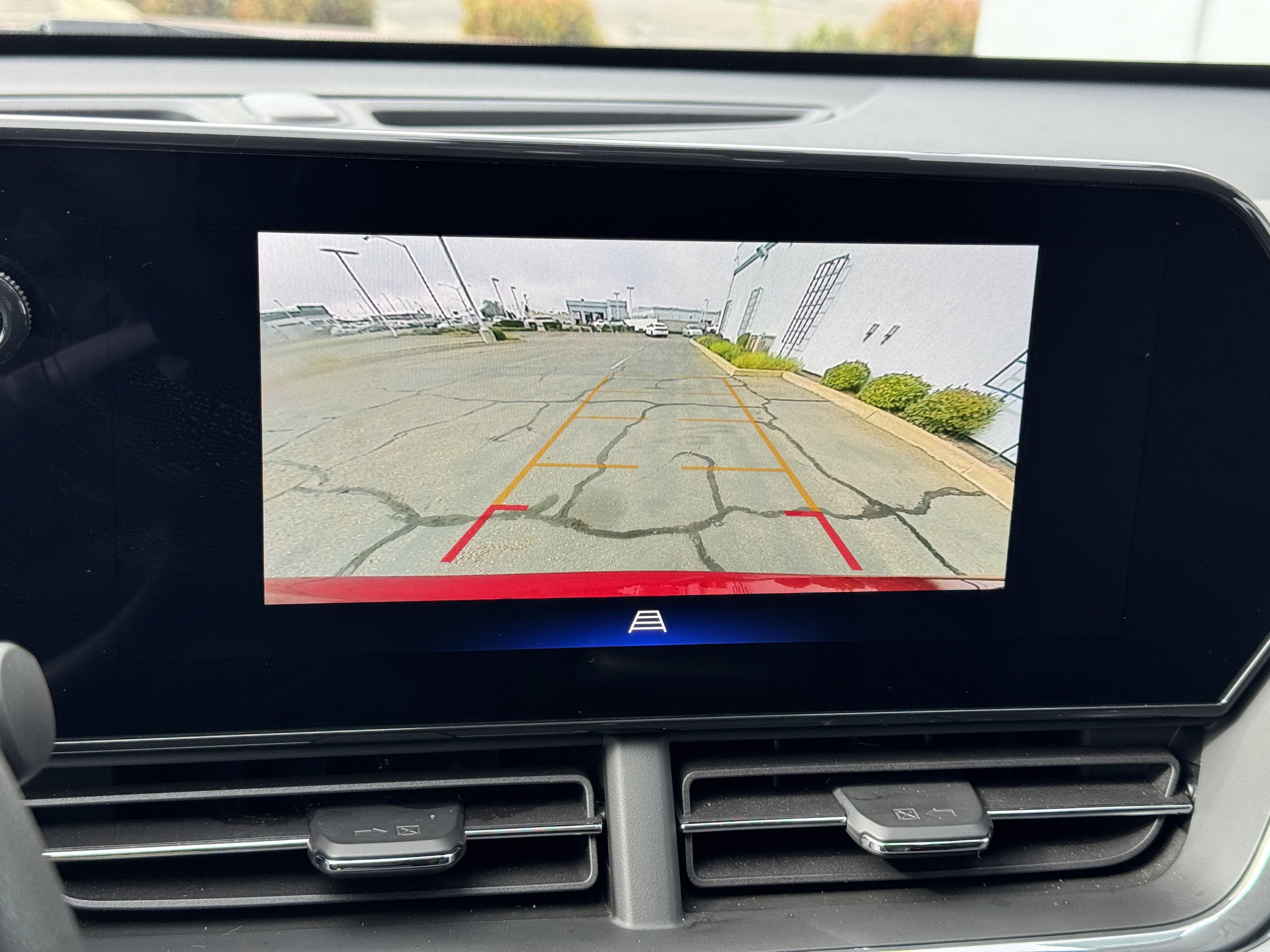 Used 2025 Chevrolet Trax LT image 27