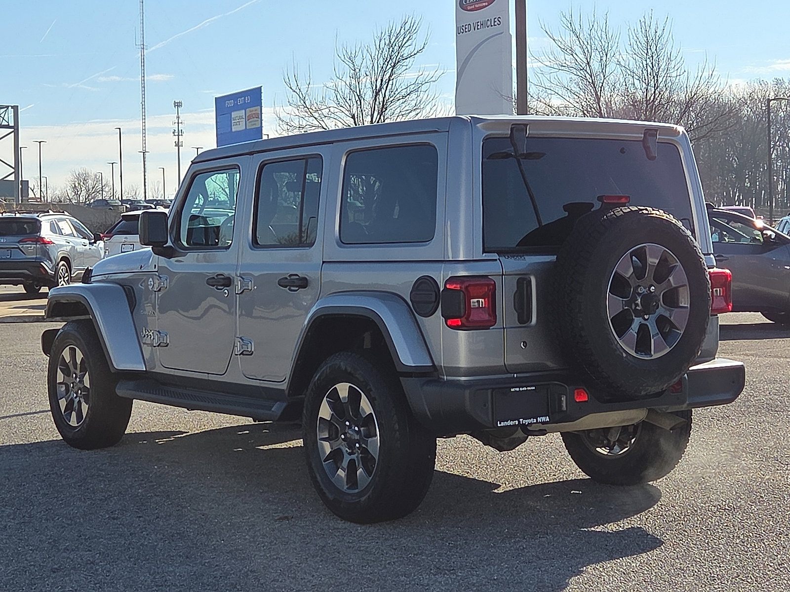 Used 2018 Jeep Wrangler Unlimited Sahara image 4