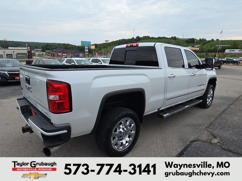 Used 2018 GMC Sierra 2500 Denali w/ Duramax Plus Package AWD/4WD image 9