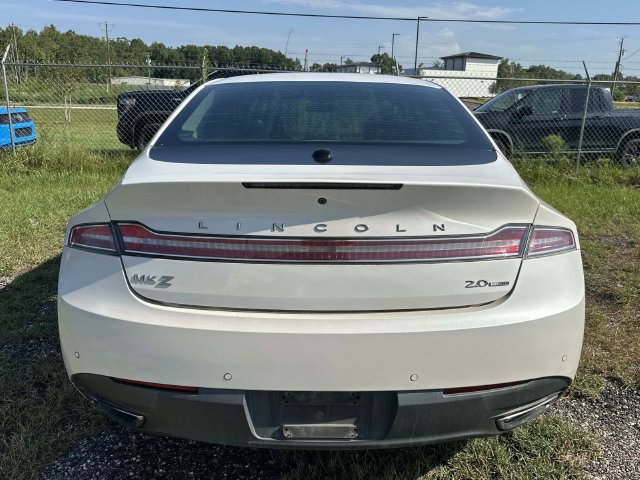 Used 2013 Lincoln MKZ FWD image 4