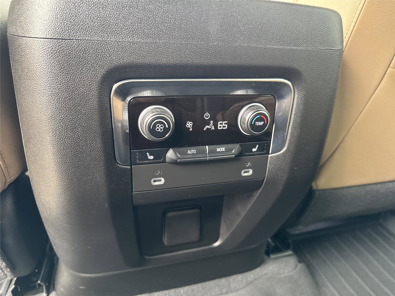 Used 2023 Chevrolet Tahoe Premier RWD image 34