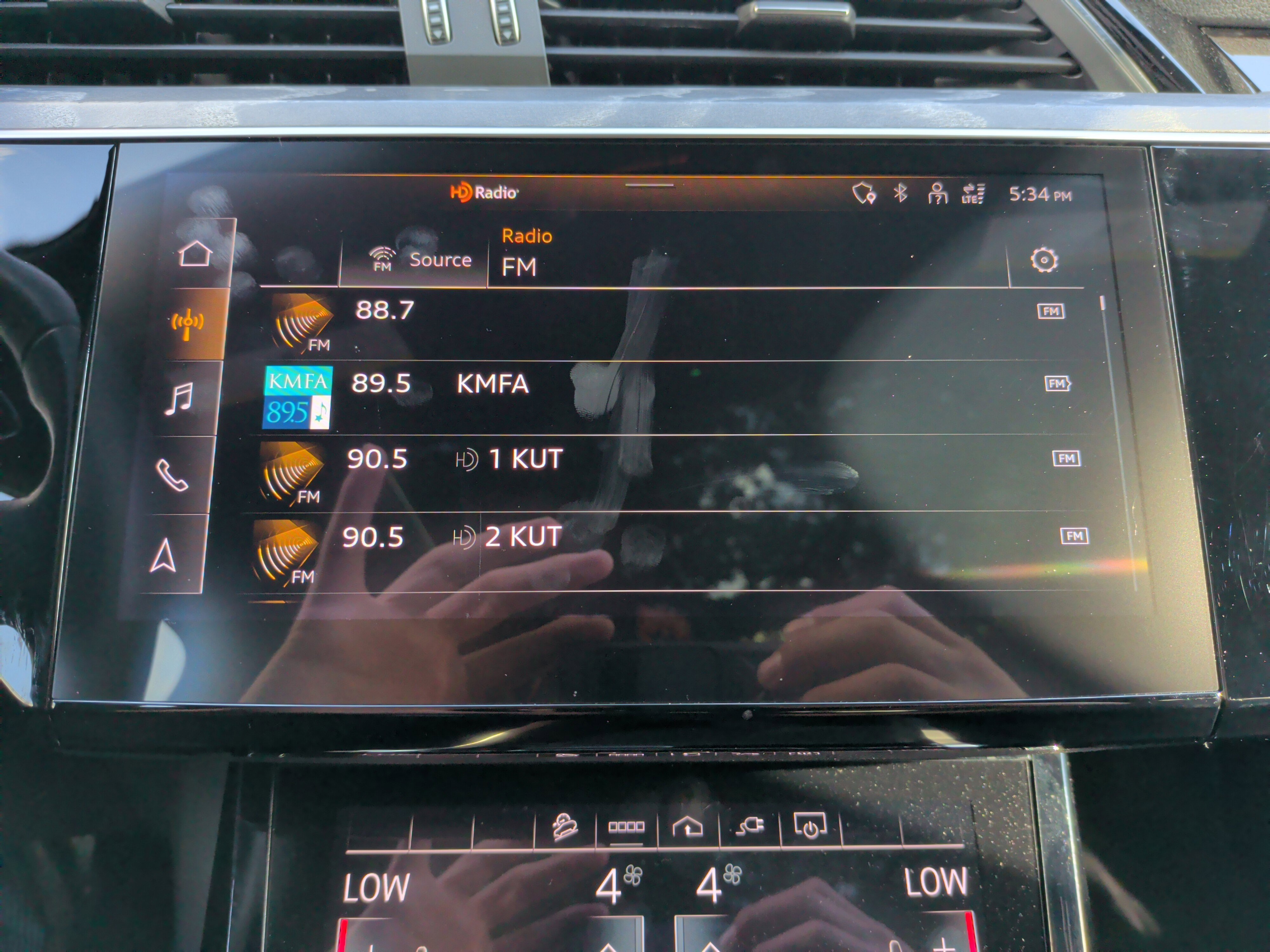 Used 2023 Audi e-tron Premium w/ Convenience Plus Package image 23