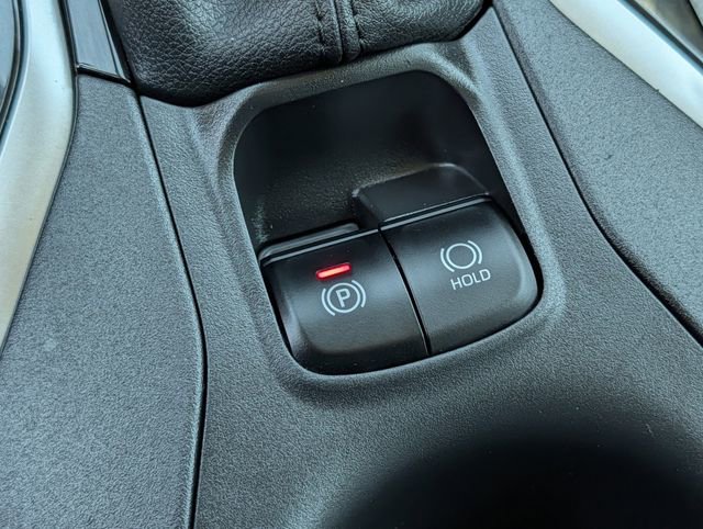 Used 2025 Toyota Corolla Cross L image 16