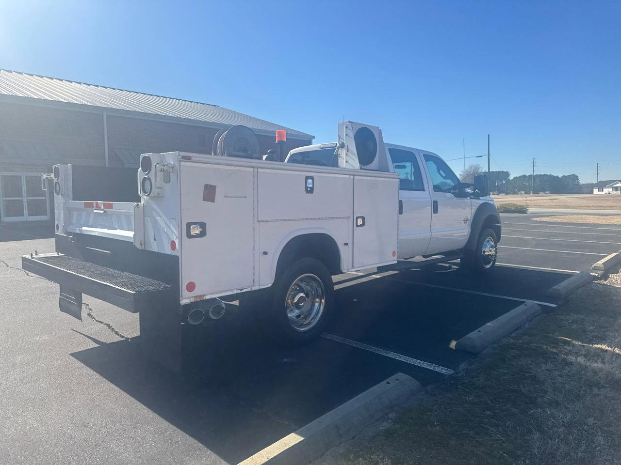 Used 2015 Ford F550 2WD Crew Cab Super Duty image 3