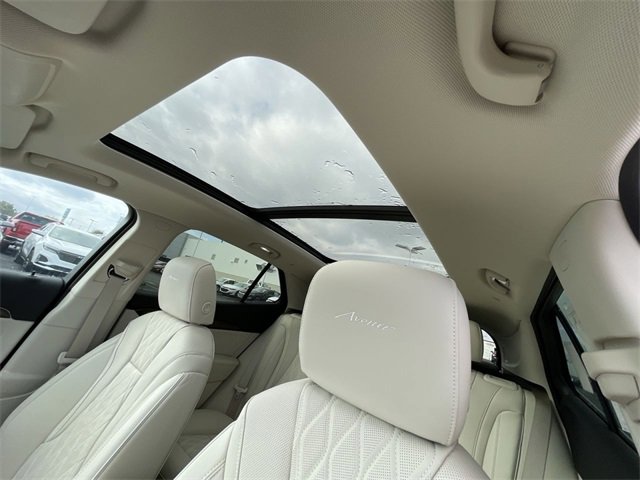 Used 2023 Buick Envision Avenir image 14