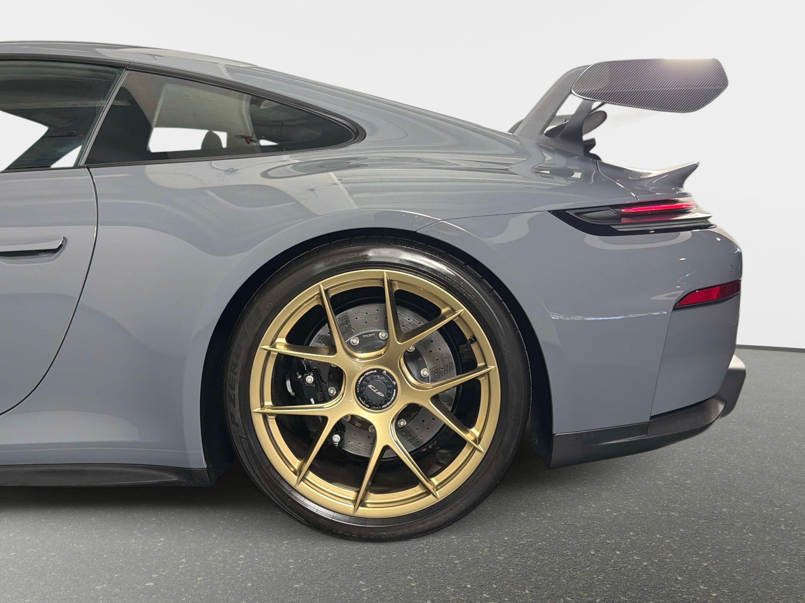 Used 2026 Porsche 911 GT3 w/ Weissach Package RWD image 15