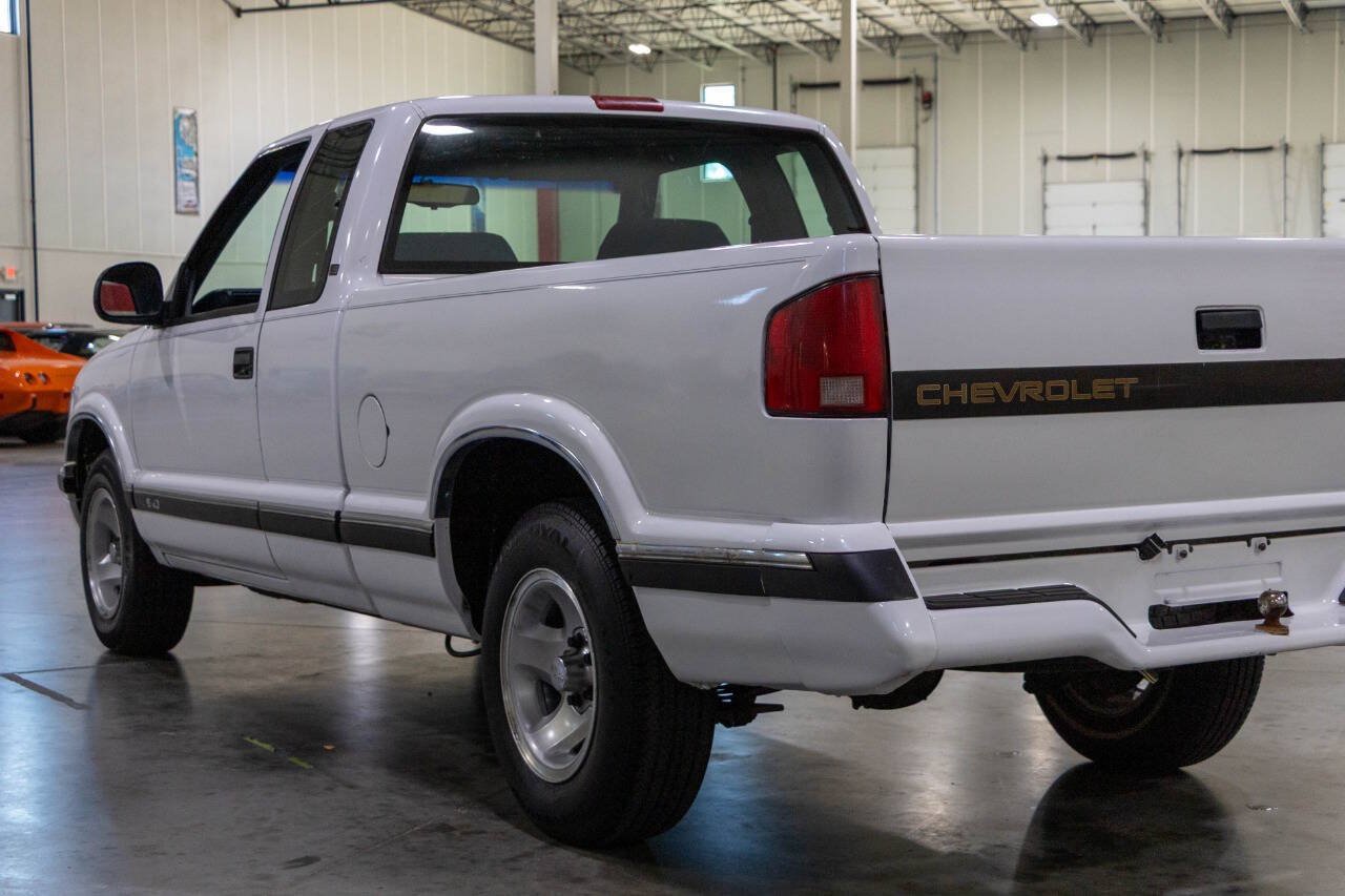 Used 1995 Chevrolet S10 Pickup LS RWD image 36