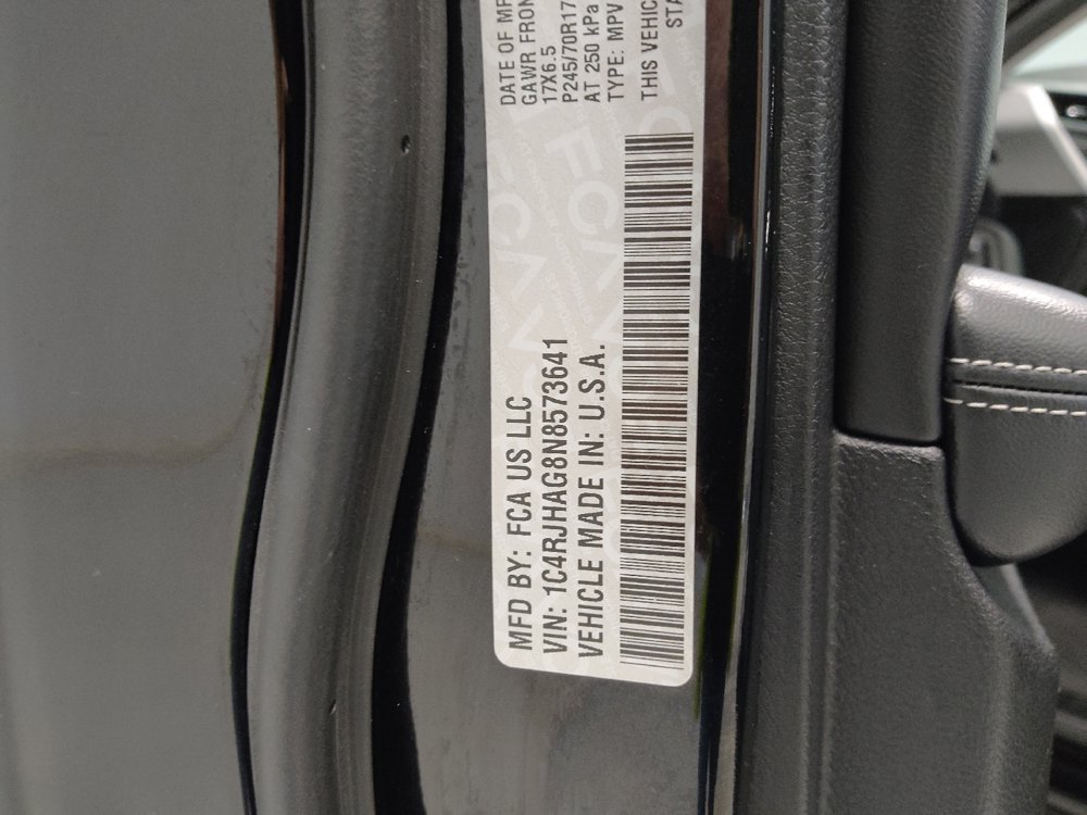 Used 2022 Jeep Grand Cherokee Laredo w/ Luxury Tech Group I image 33