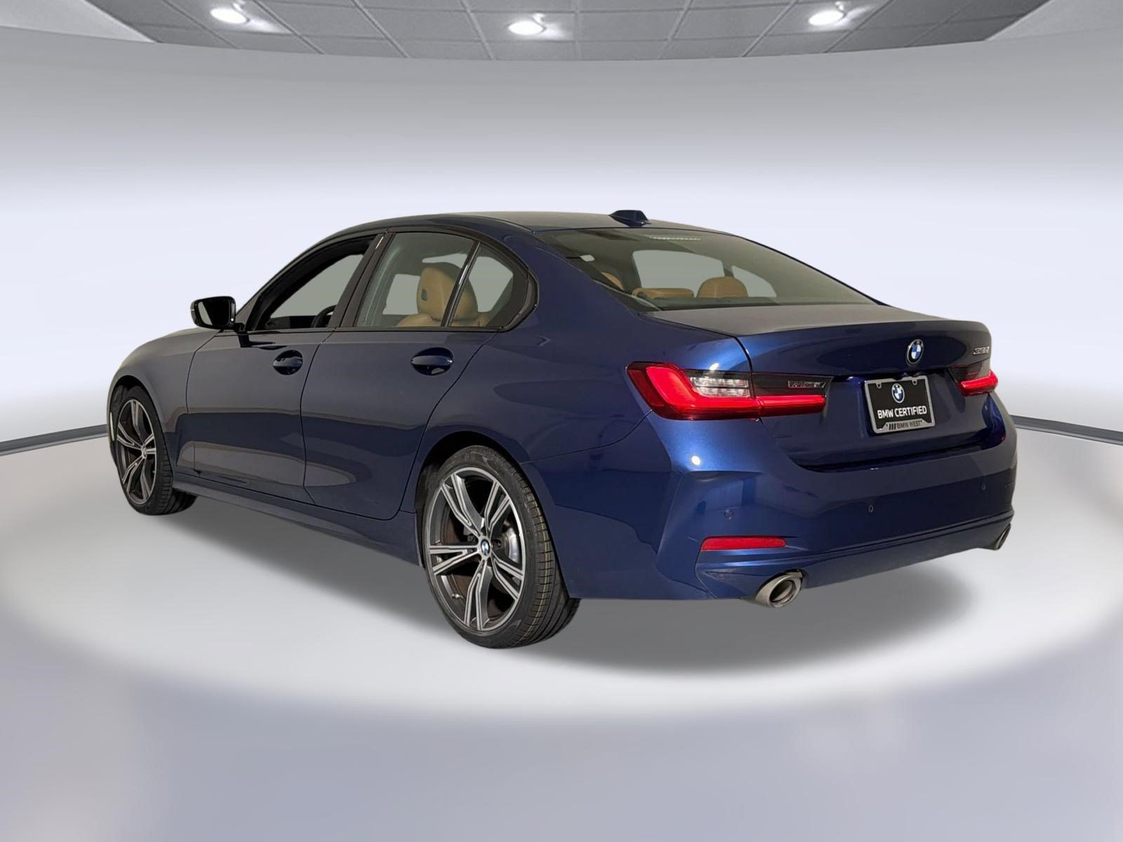 Used 2023 BMW 330i Sedan w/ Driving Assistance Package RWD image 3