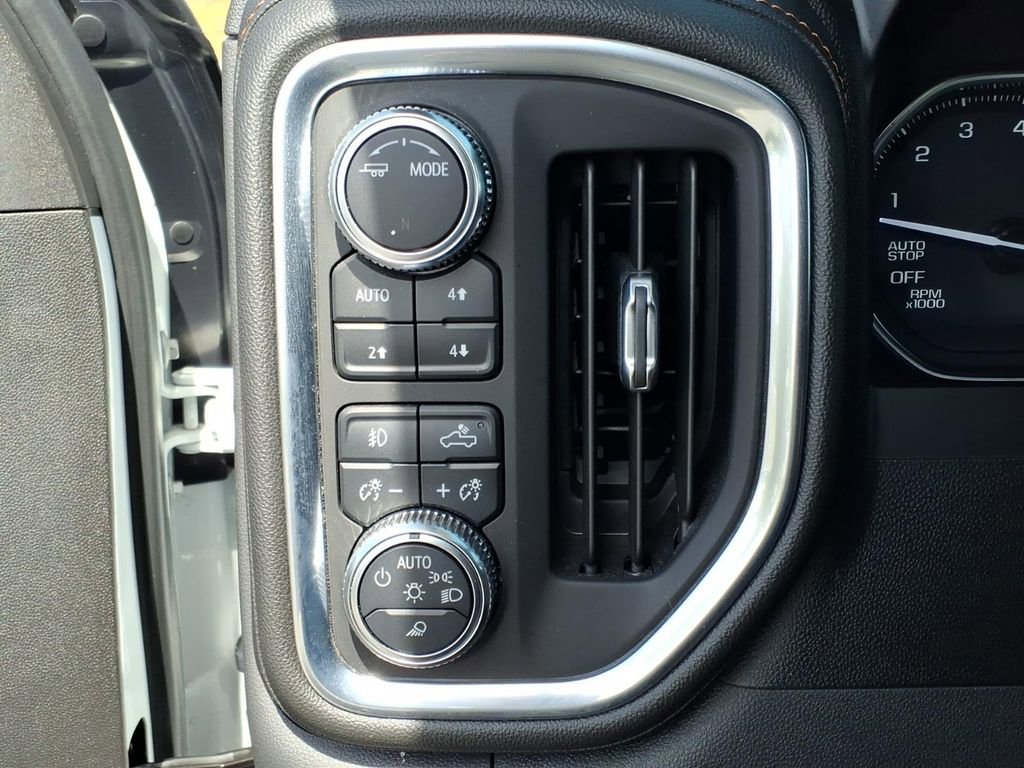Used 2021 GMC Sierra 1500 AT4 w/ AT4 Preferred Package image 17