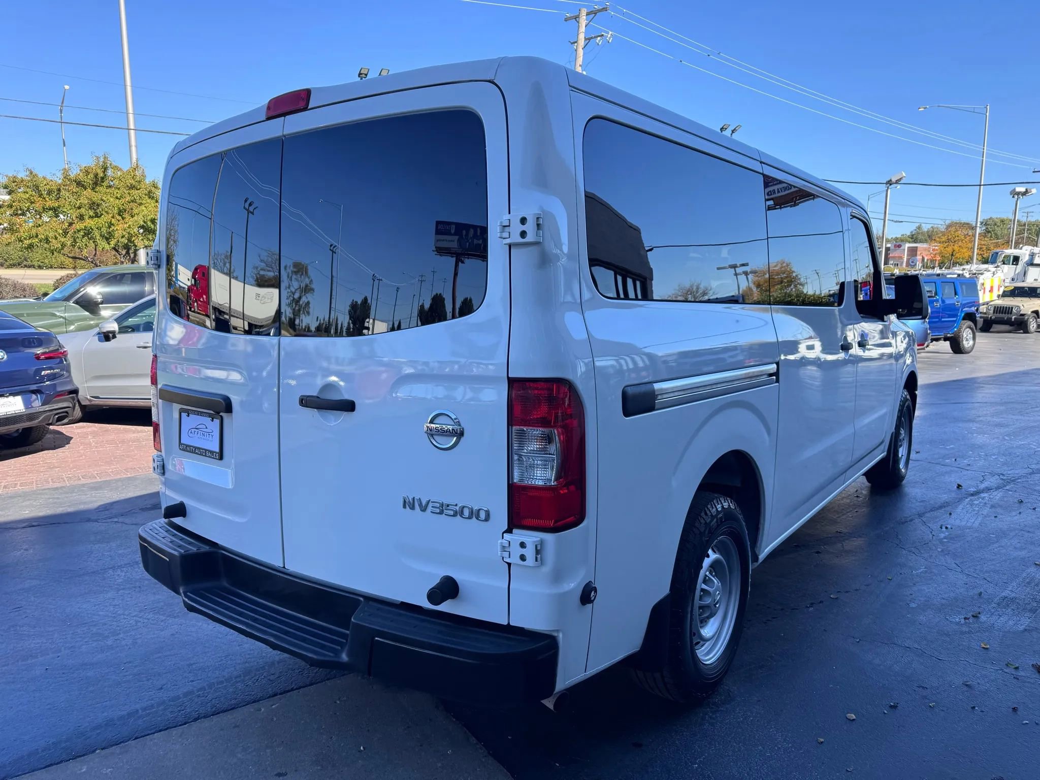 Used 2018 Nissan NV 3500 S image 6