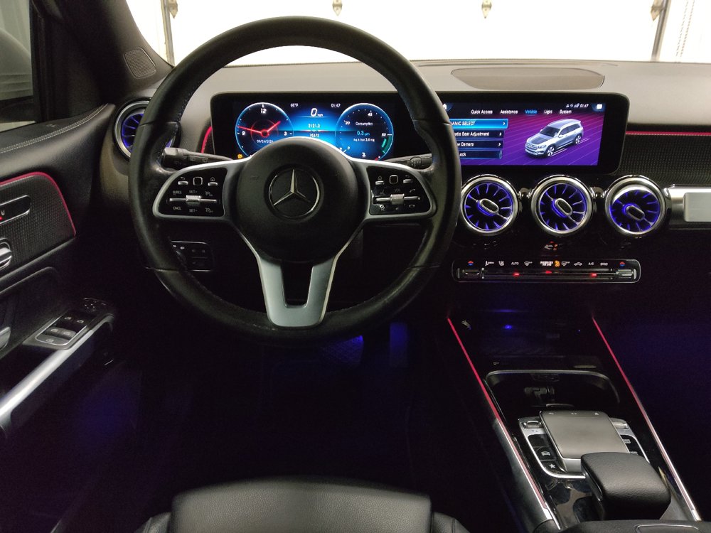 Used 2020 Mercedes-Benz GLB 250 w/ Premium Package image 22