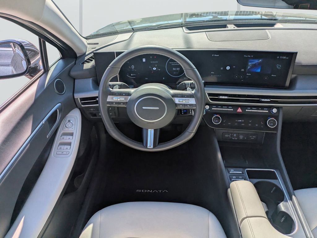 Used 2025 Hyundai Elantra Sport image 16