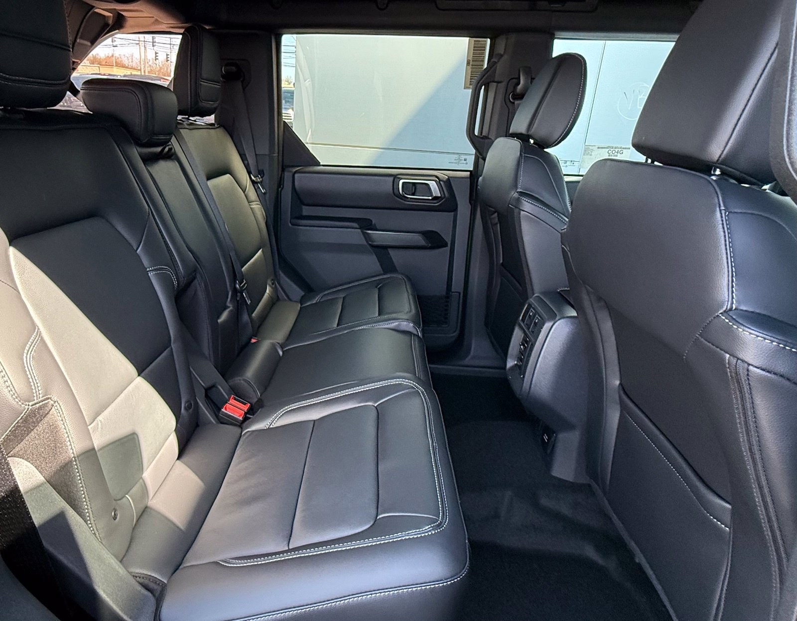 New 2026 Ford Bronco Outer Banks w/ Sasquatch Package AWD/4WD image 18