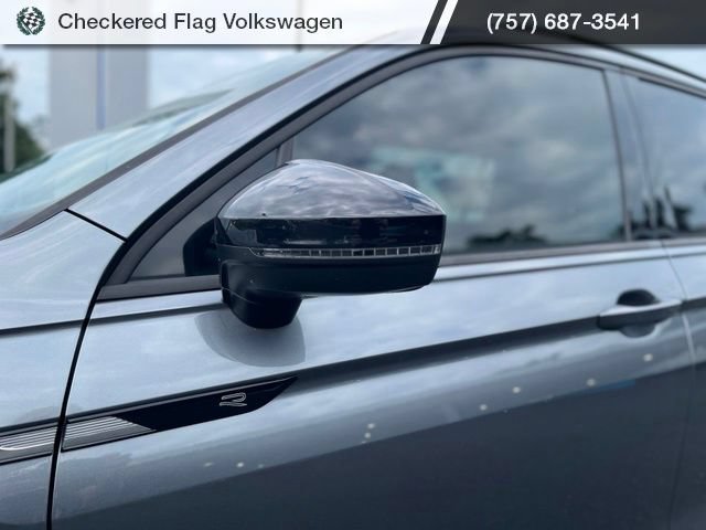 Used 2023 Volkswagen Tiguan SE R-Line FWD image 3