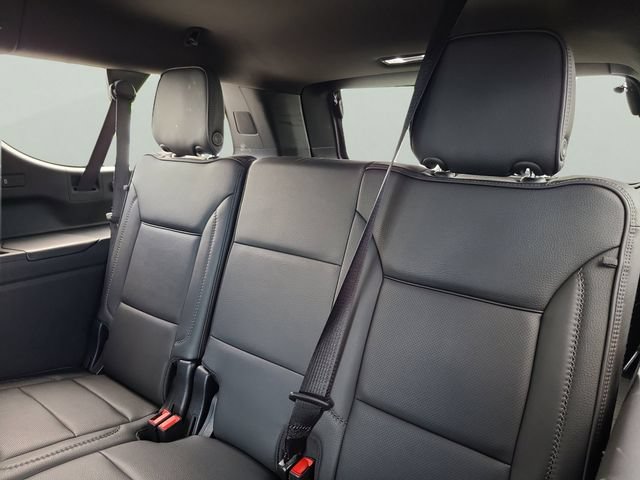 Used 2024 GMC Yukon XL Denali AWD/4WD image 11