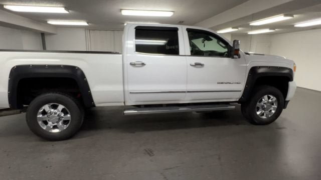 Certified 2017 GMC Sierra 3500 Denali w/ Duramax Plus Package AWD/4WD image 9