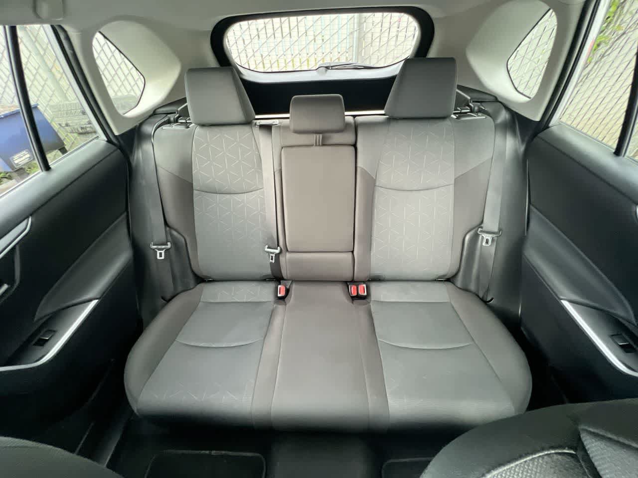 Used 2025 Toyota RAV4 XLE AWD/4WD image 23
