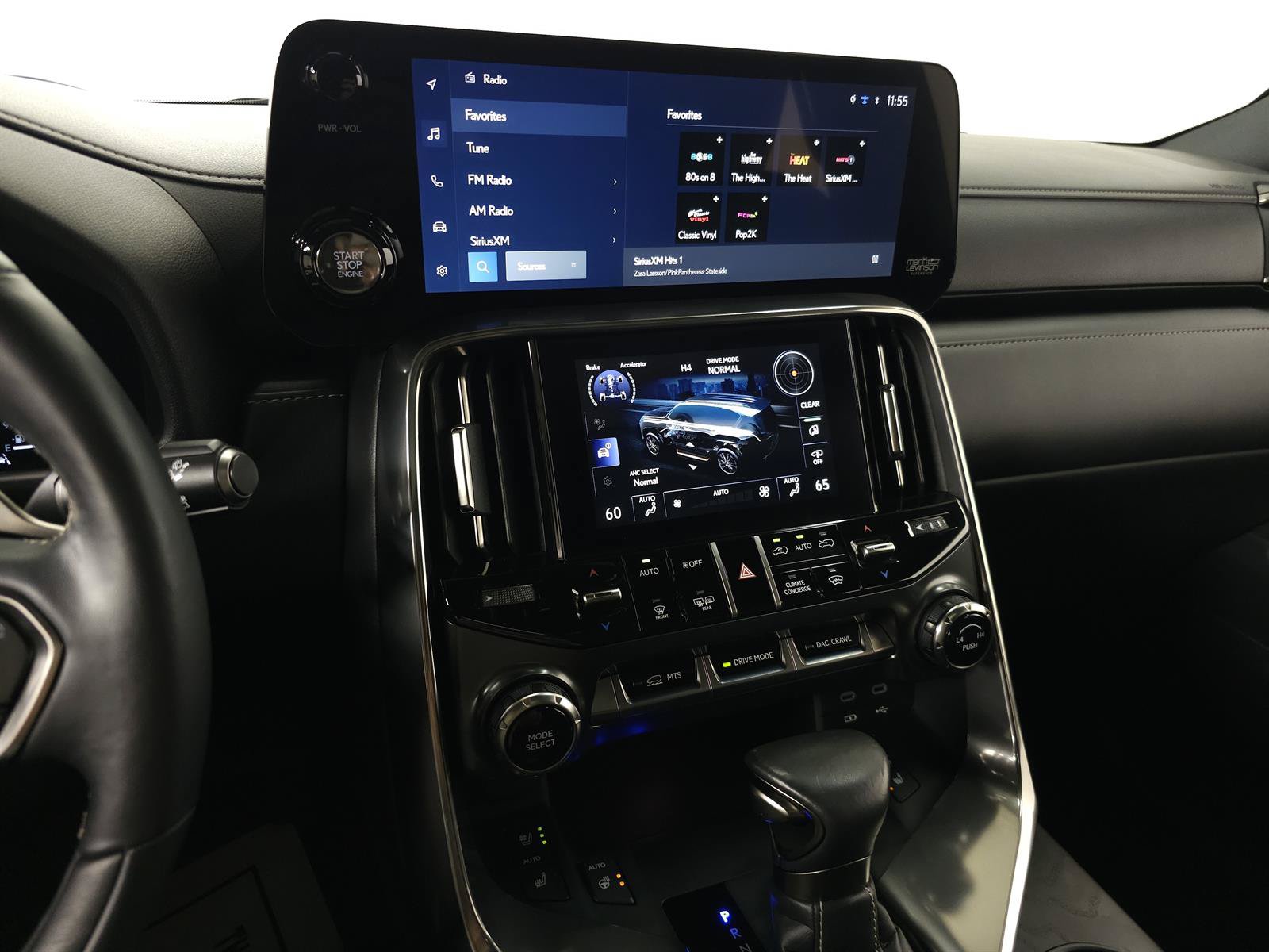 Used 2025 Lexus LX 600 4WD w/ Accessory Package (2T) image 27