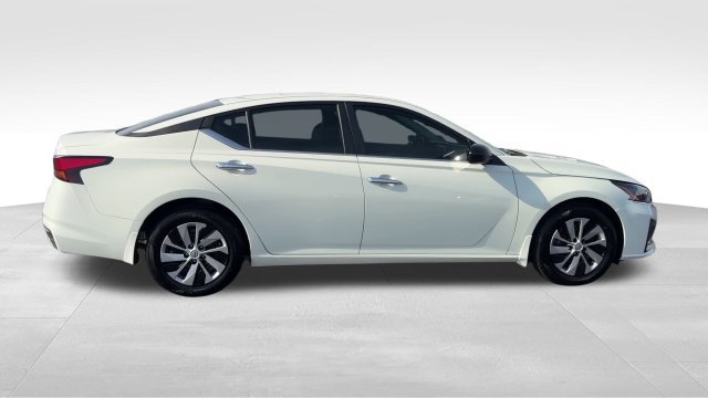 Used 2025 Nissan Altima 2.5 S FWD image 8