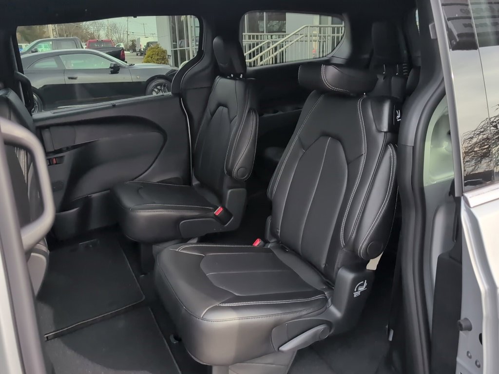 New 2026 Chrysler Voyager LX image 15