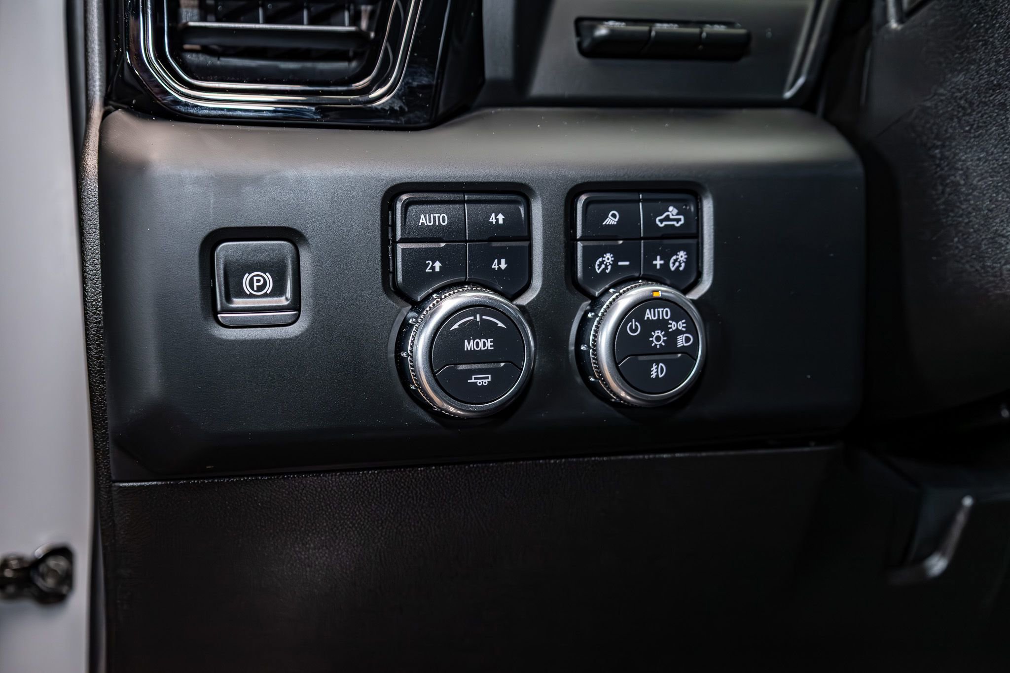 Used 2025 GMC Sierra 2500 AT4X image 21