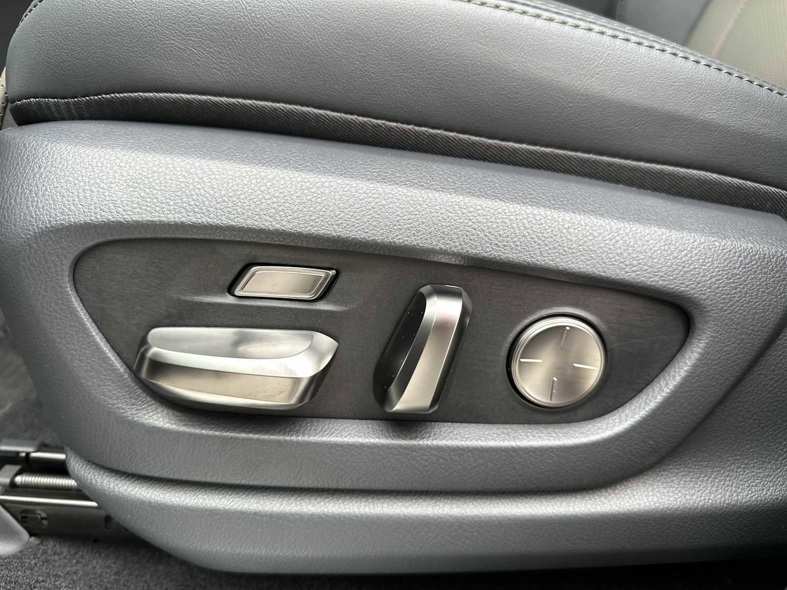 Used 2026 Lexus LX 700h Overtrail image 10