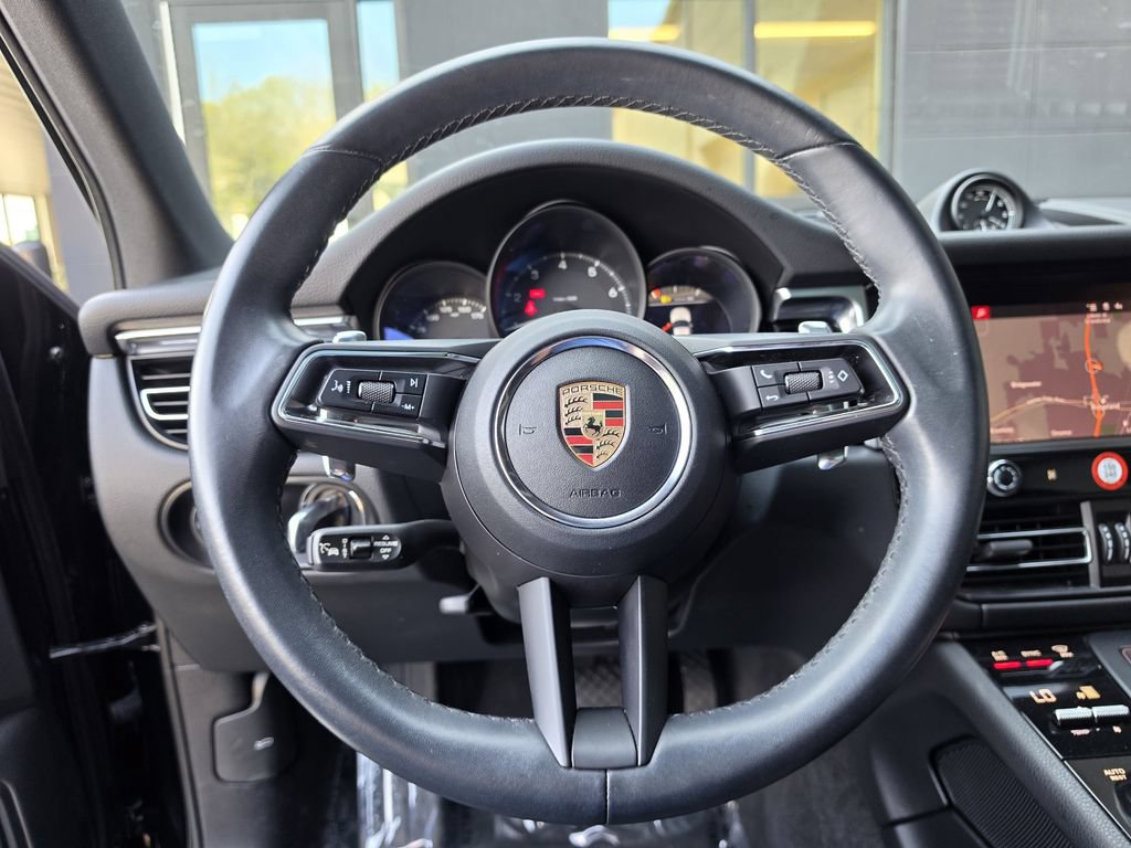 Certified 2023 Porsche Macan AWD/4WD image 25