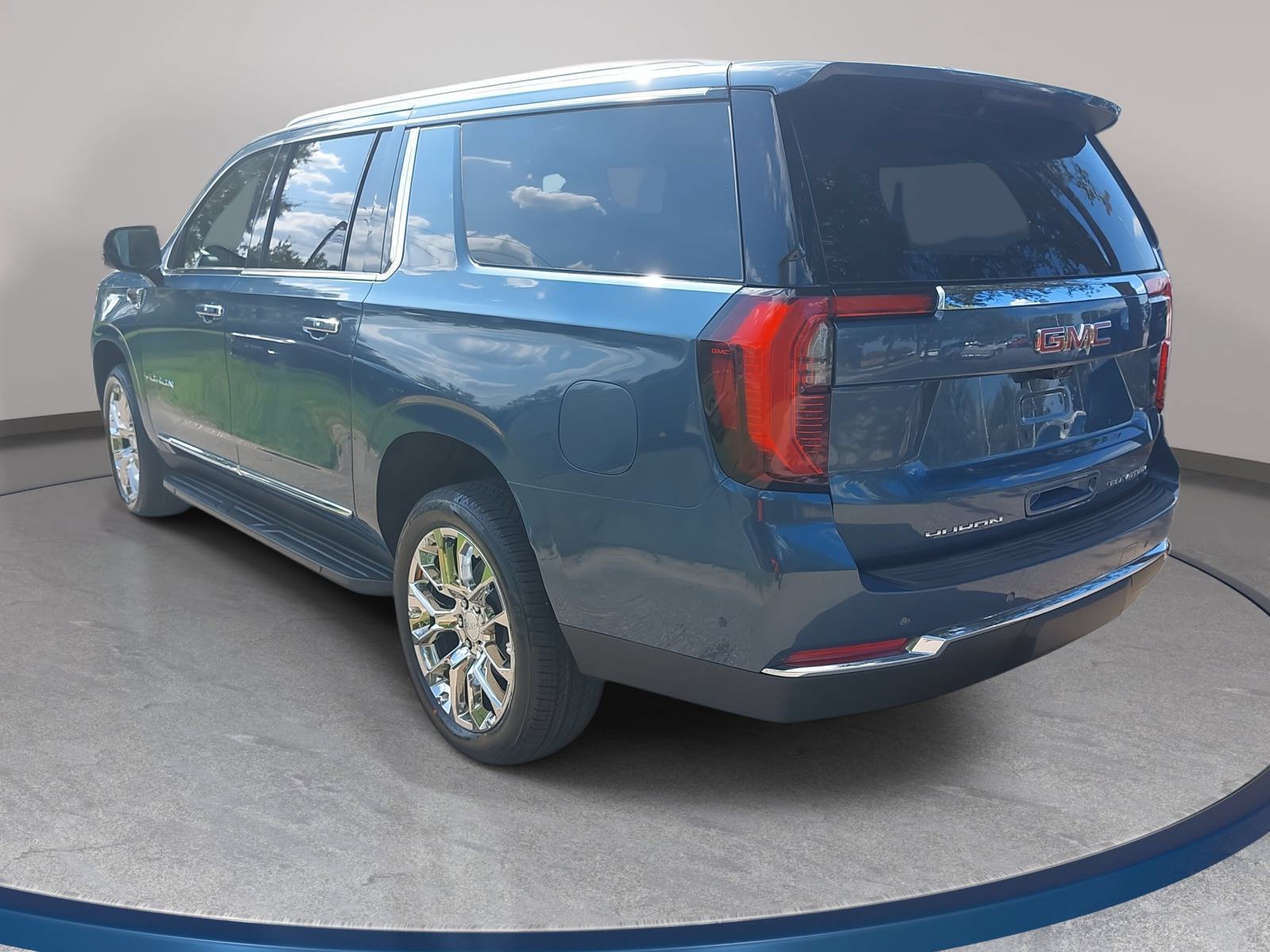 New 2026 GMC Yukon XL Elevation w/ Elevation Premium Package AWD/4WD image 7