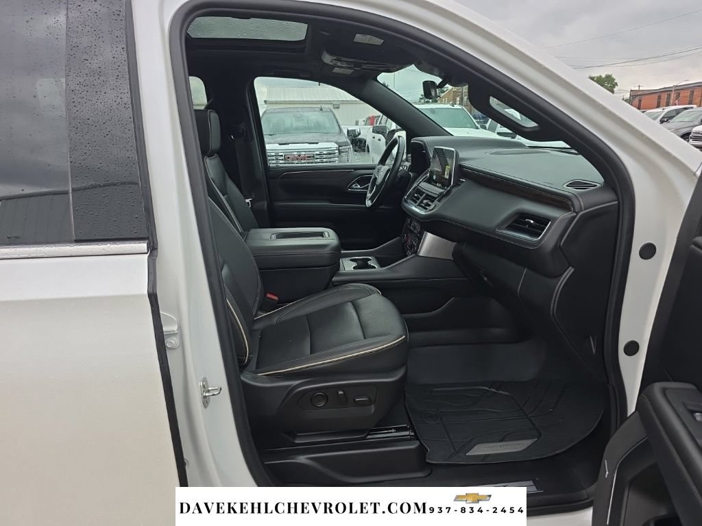 Used 2024 Chevrolet Suburban Premier AWD/4WD image 27