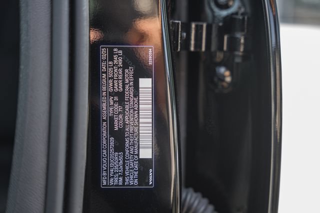 Certified 2025 Volvo XC40 B5 Plus AWD/4WD image 42