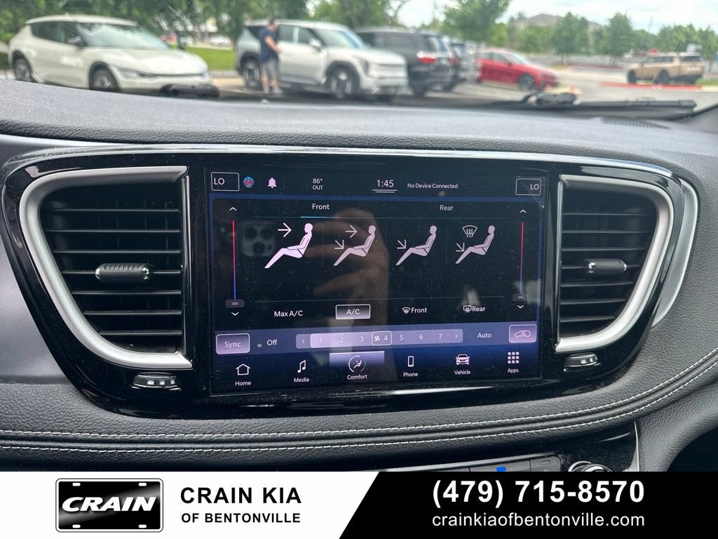 Used 2021 Chrysler Pacifica Touring w/ S Appearance Package FWD image 22