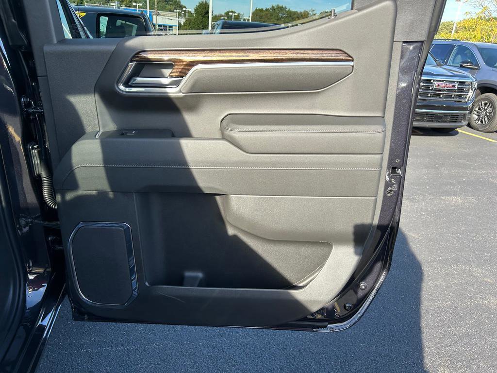New 2026 GMC Sierra 1500 Elevation image 16