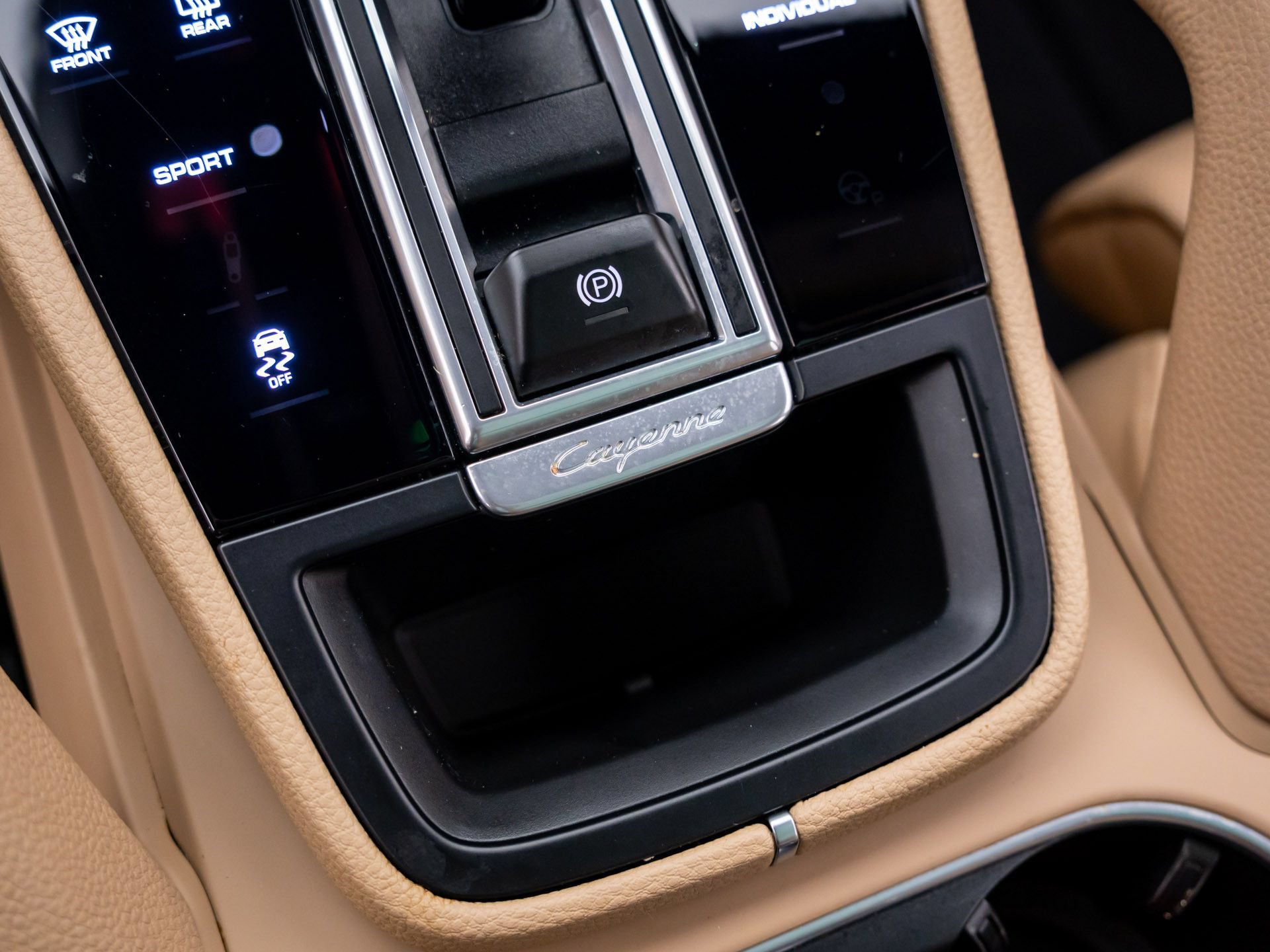 Certified 2023 Porsche Cayenne AWD/4WD image 21