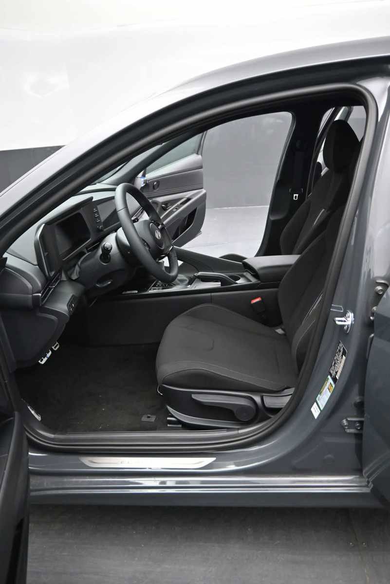 New 2026 Hyundai Elantra Sport FWD image 16