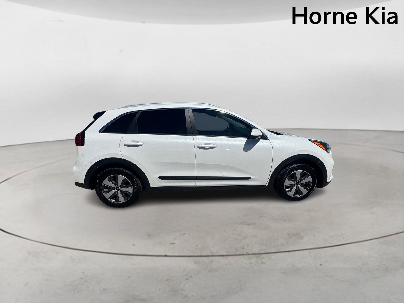 Used 2022 Kia Niro LX image 3