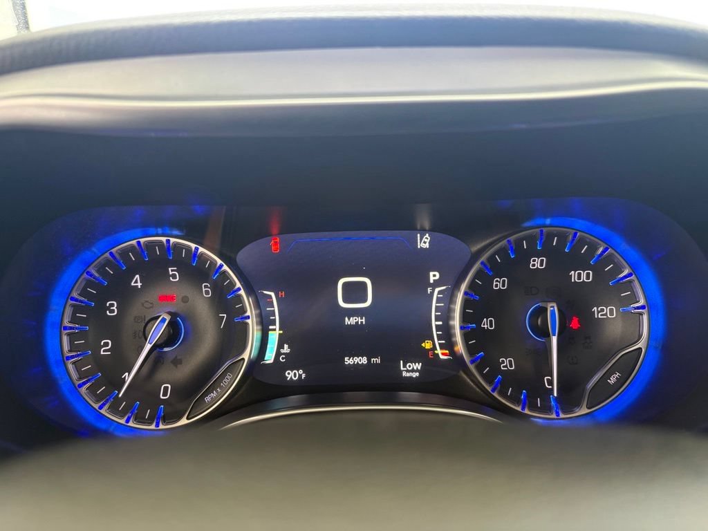 Used 2025 Chrysler Pacifica Limited FWD image 6