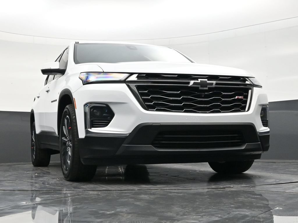 Used 2023 Chevrolet Traverse RS FWD image 25