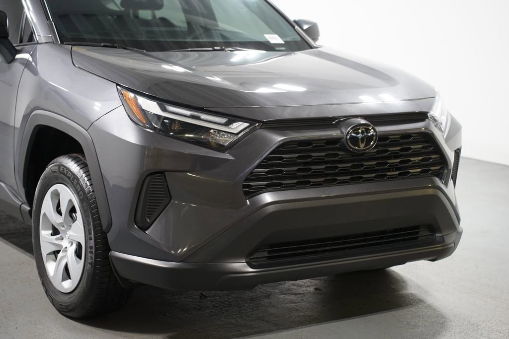 Used 2024 Toyota RAV4 LE image 4